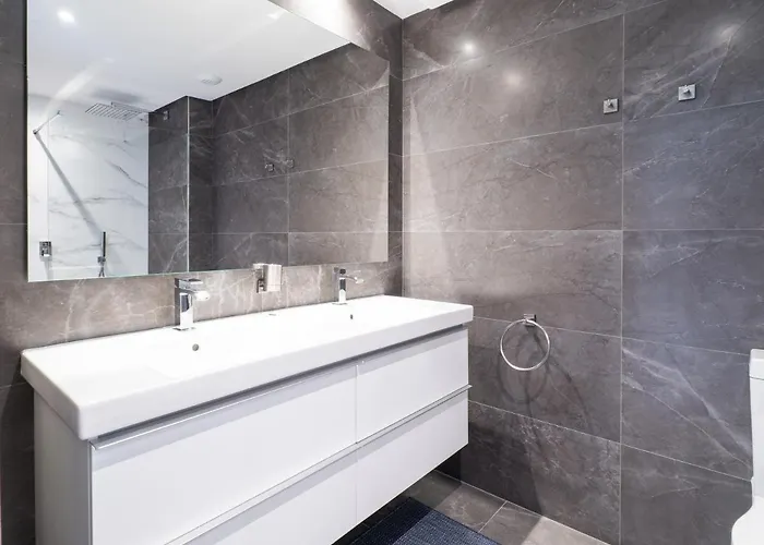 Emerald 2380 Golf & Apartamento *